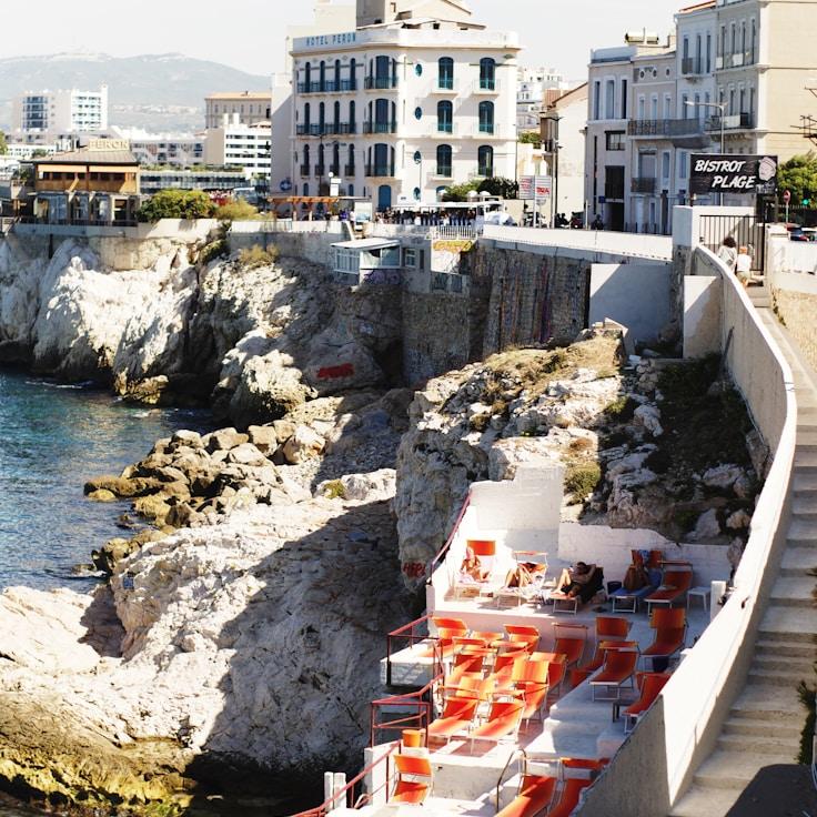 Outdoor terrace seating suitable for families in Rotterdam